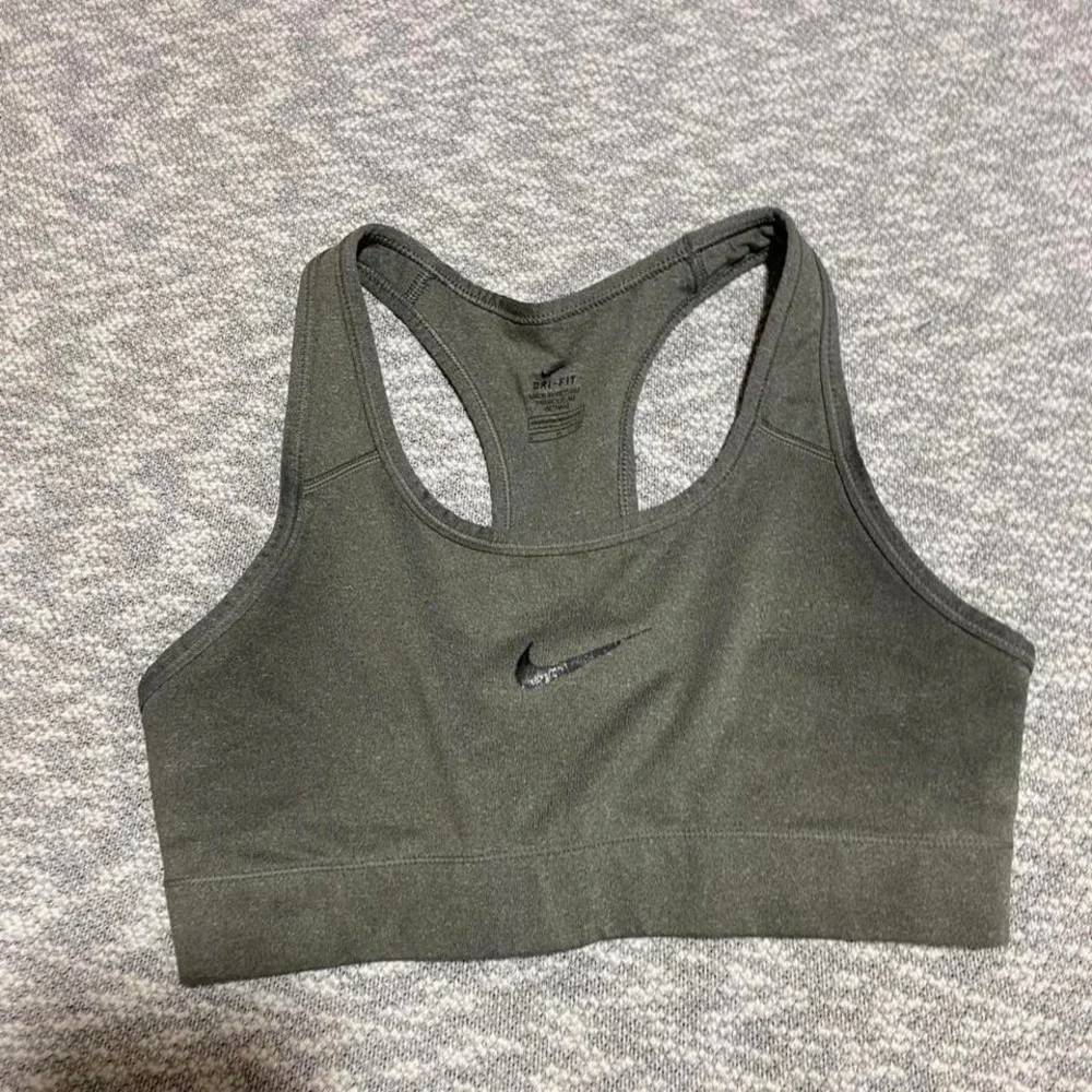 Nike dri fit grey sports bra Size S. SKU-A433#activewear